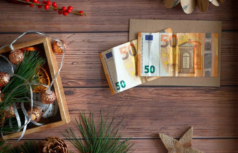 Parenthood Savings - 50 euro on brown wooden table